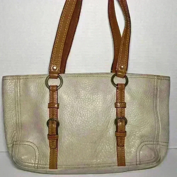 COACH Chelsea Tote Overshoulder Handbag Genuine Pebble Leather Cream Tan Heart - Picture 4 of 15